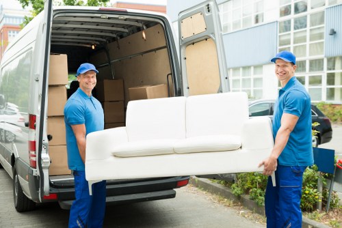 Man and van service handling a local move in Newburypark